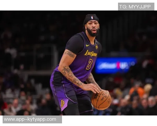 弗拉格首次尝试大个子阵容自信与浓眉共担后卫角色 弗拉格首次尝试大个子阵容自信与浓眉共担后卫角色