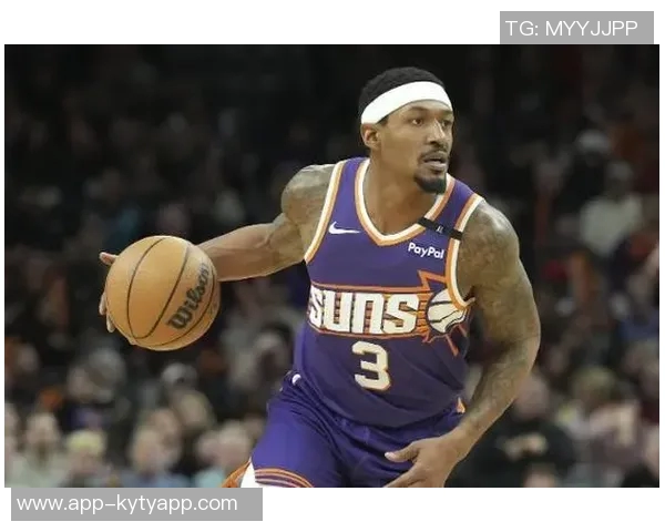 比尔首场比赛表现出色9投6中贡献12分2篮板1抢断1盖帽正负值5展现实力