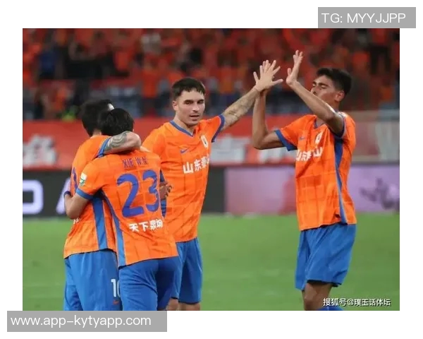 光速扳平瞬间浙江队洛佩斯失误助攻卡列洛进球战平泰山 光速扳平瞬间浙江队洛佩斯失误助攻卡列洛进球战平泰山