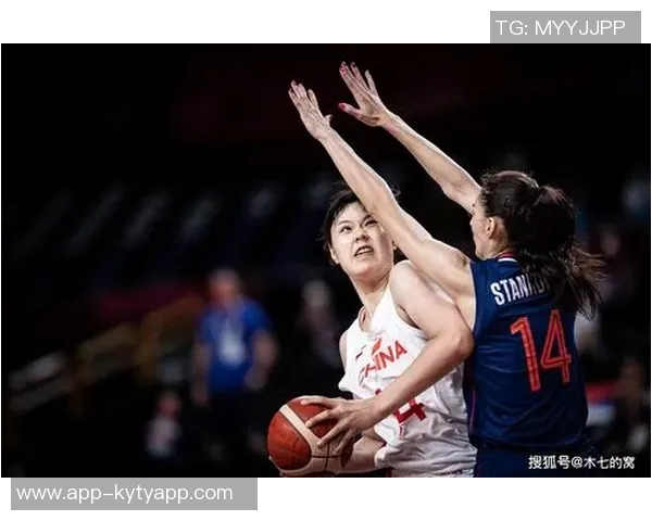 李月汝澳门看展分享美照特别喜欢篮球主题区域的独特魅力 李月汝澳门看展分享美照特别喜欢篮球主题区域的独特魅力