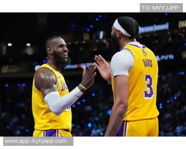 湖人队赛季至今仅有八村塁拉拉维亚和范德彪三人全勤出战九场比赛 湖人队赛季至今仅有八村塁拉拉维亚和范德彪三人全勤出战九场比赛