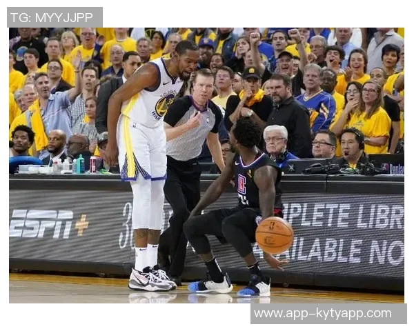 雷霆队三节领先轻松进入垃圾时间山东小将杨瀚森表现值得期待